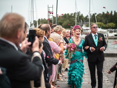 Hääpari juhlii Turussa